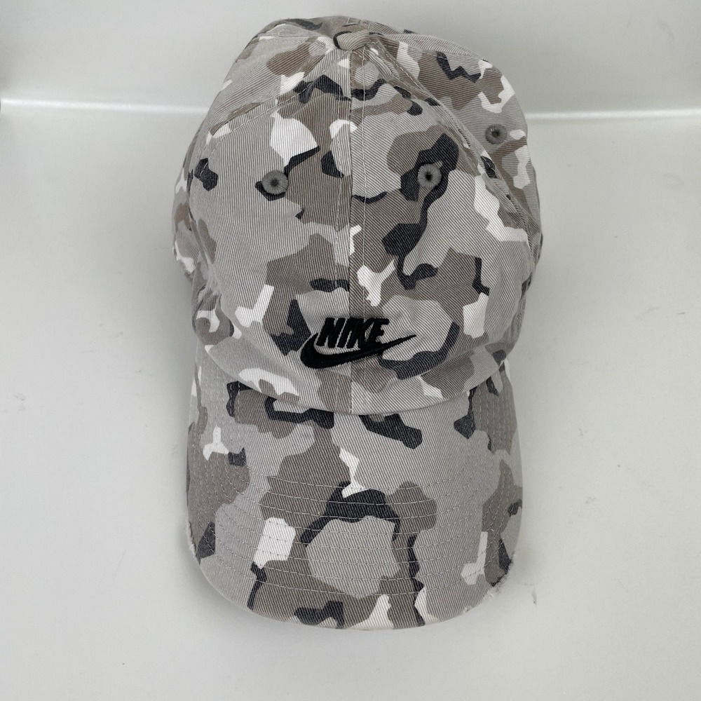 Nike Heritage86 Camouflage Distressed Adjustable Dad Hat Gray White 209438-100